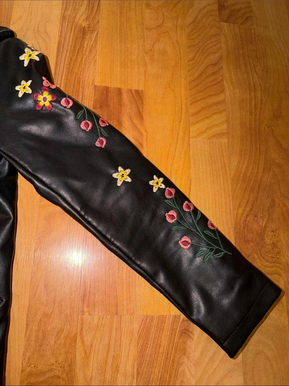Hannah Banana black moto